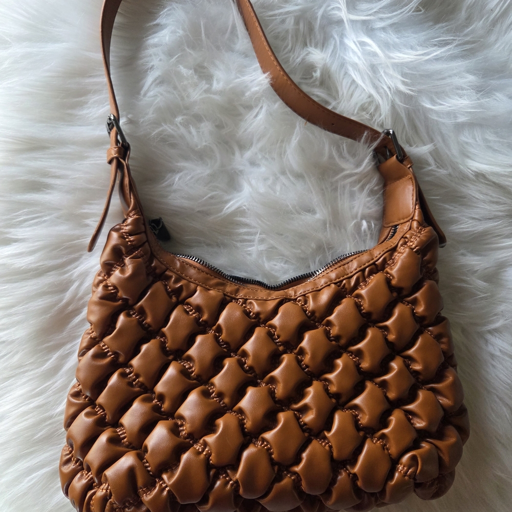 Quilted Shoulder Bag in Caramel Brown - Picture 3 of 4